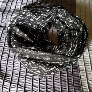 Aztec infinity scarf